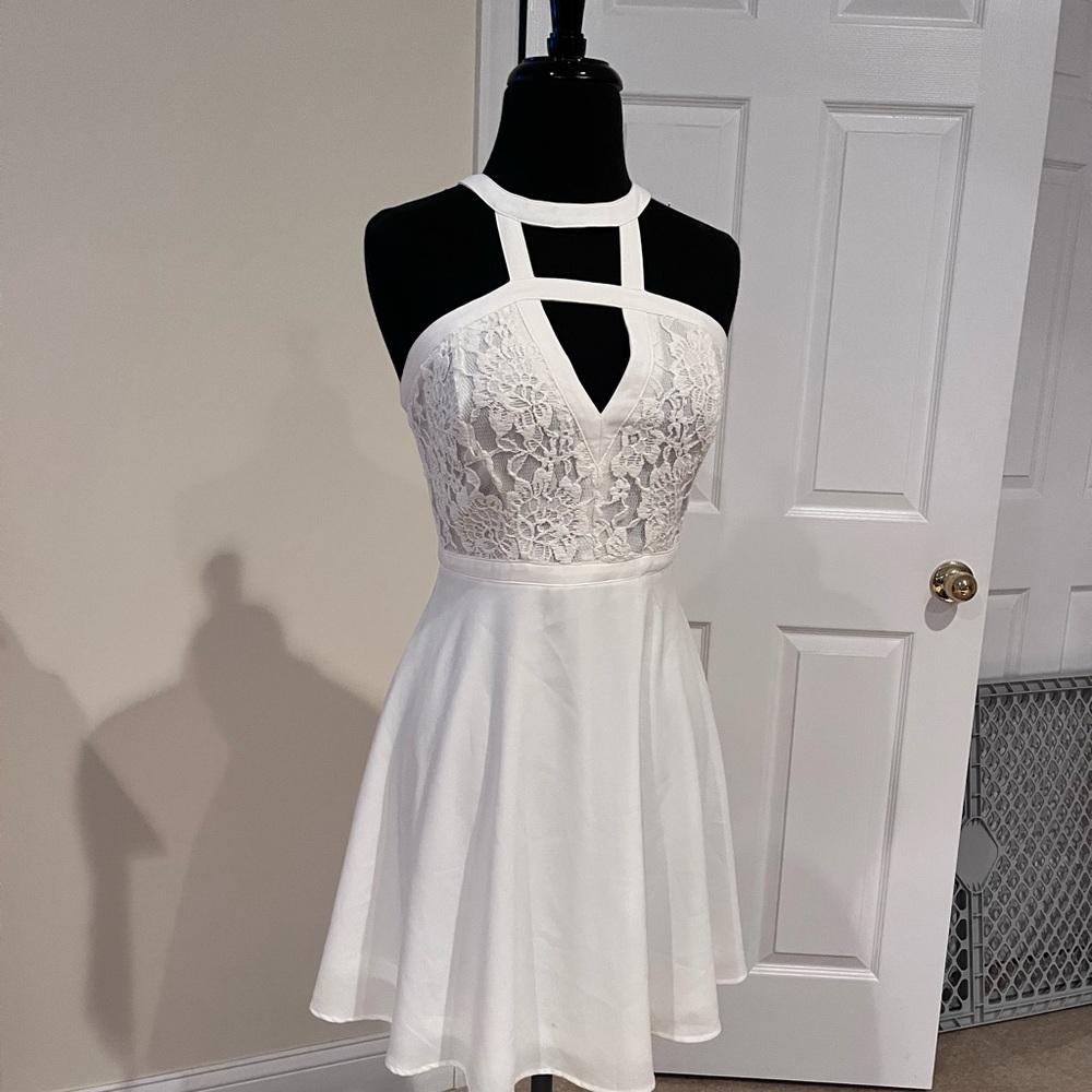 Lulus size small adorable white dress. Worn once!